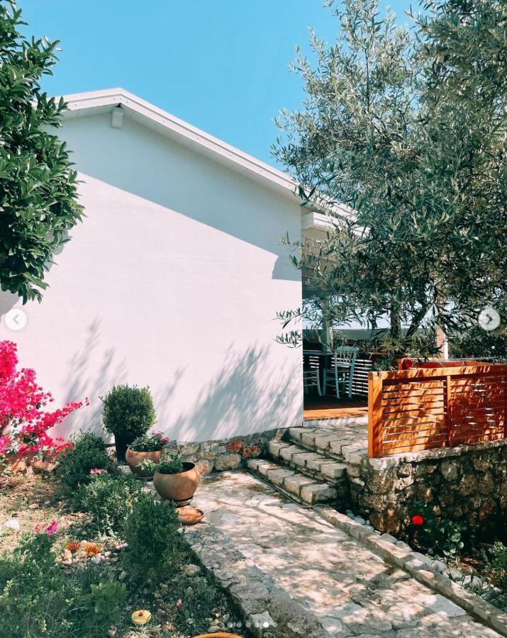 Alevra Hotel Dhërmi Kültér fotó