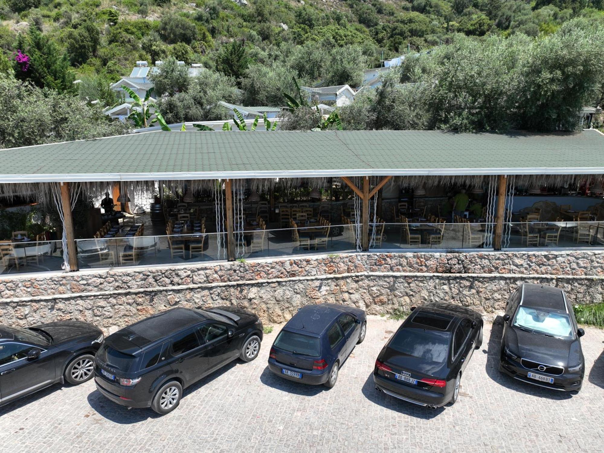 Alevra Hotel Dhërmi Kültér fotó
