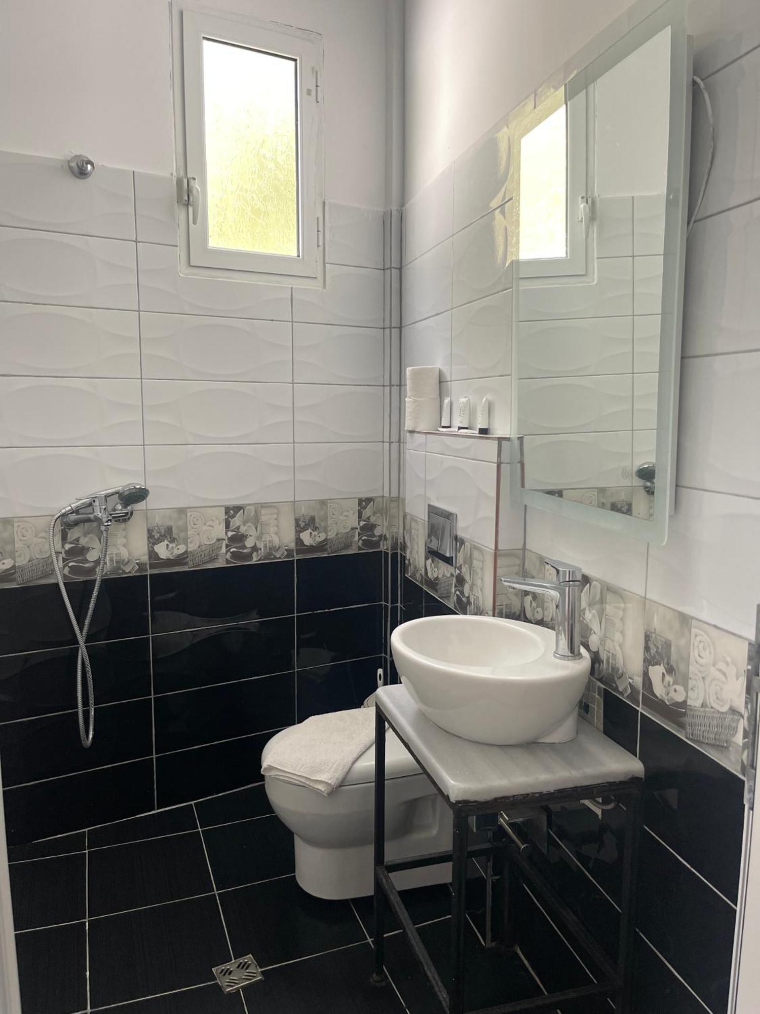 Alevra Hotel Dhërmi Kültér fotó