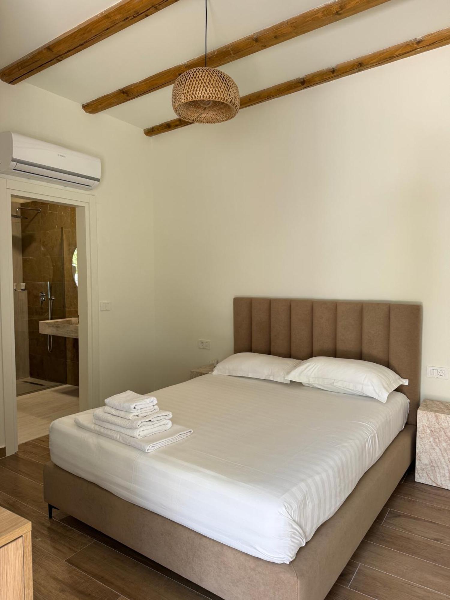 Alevra Hotel Dhërmi Kültér fotó
