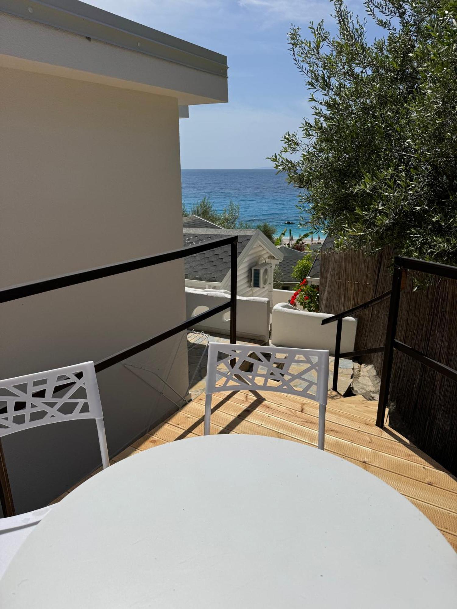 Alevra Hotel Dhërmi Kültér fotó