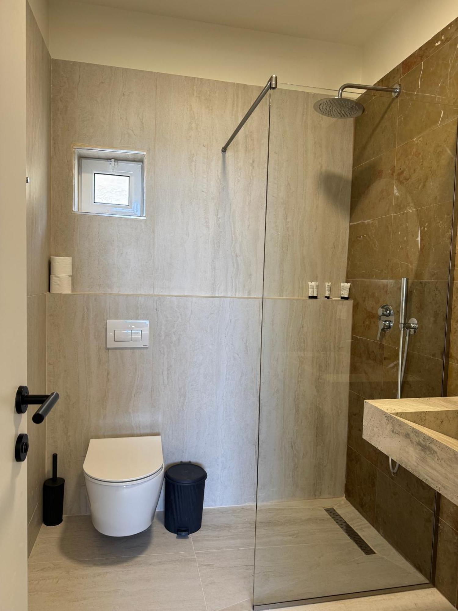 Alevra Hotel Dhërmi Kültér fotó